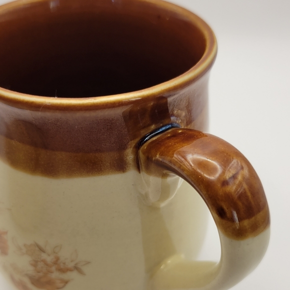 1970s Mug with Wheat and Flower Design. Stoneware. MADE IN JAPAN. - Picture 8 of 8